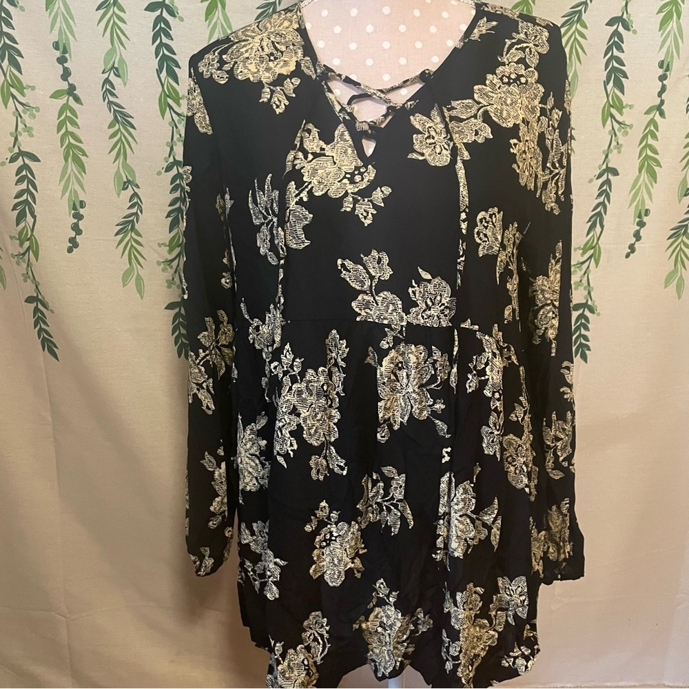 Size M Indigo Soul Floral Blouse D2